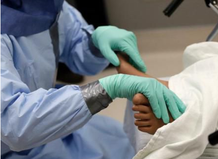 ����������