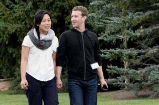 Facebook��ϯ��(zh��)�й��R��&middot;���˲������������ϣ��&middot;��򼲿����ľ�ٛ(z��ng)2500�f��Ԫ�����ڿ������������顣