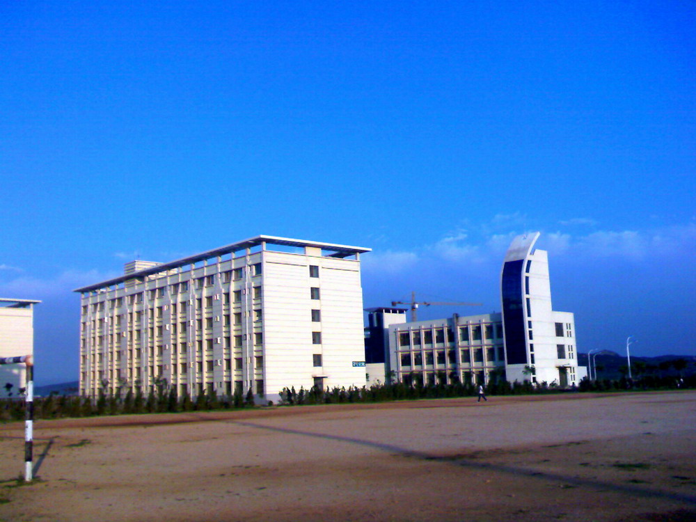 山東食品藥品學(xué)院照片