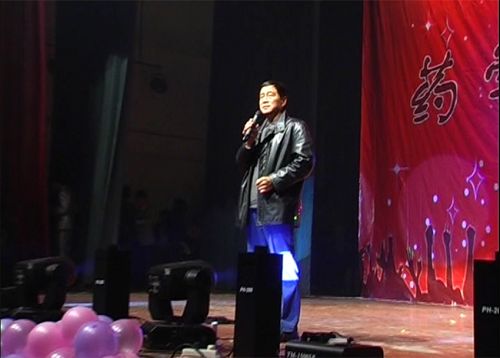 ���̴�ˎ�W(xu��)Ժӭ�����(hu��)�D