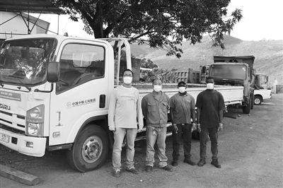 在“埃博拉”面前挺直腰桿