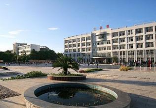 �������t(y��)ˎ�ߵȌ��ƌWУ�DƬ