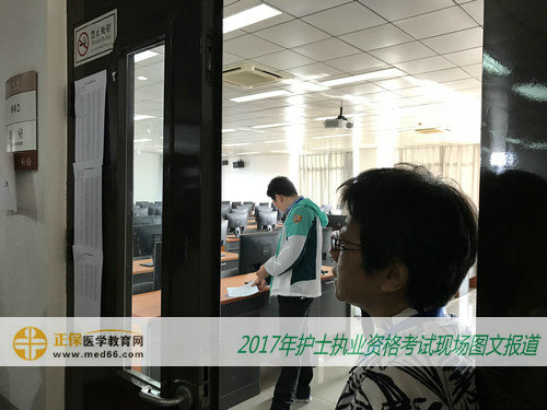 2017年護(hù)士執(zhí)業(yè)資格考場現(xiàn)場——人機(jī)考場(圖)