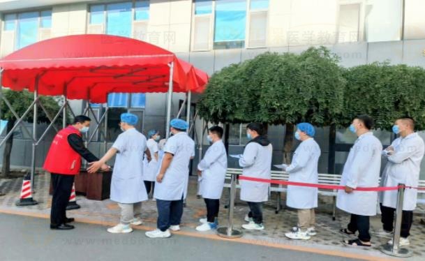 考生進(jìn)考場(chǎng) 考生進(jìn)考場(chǎng)